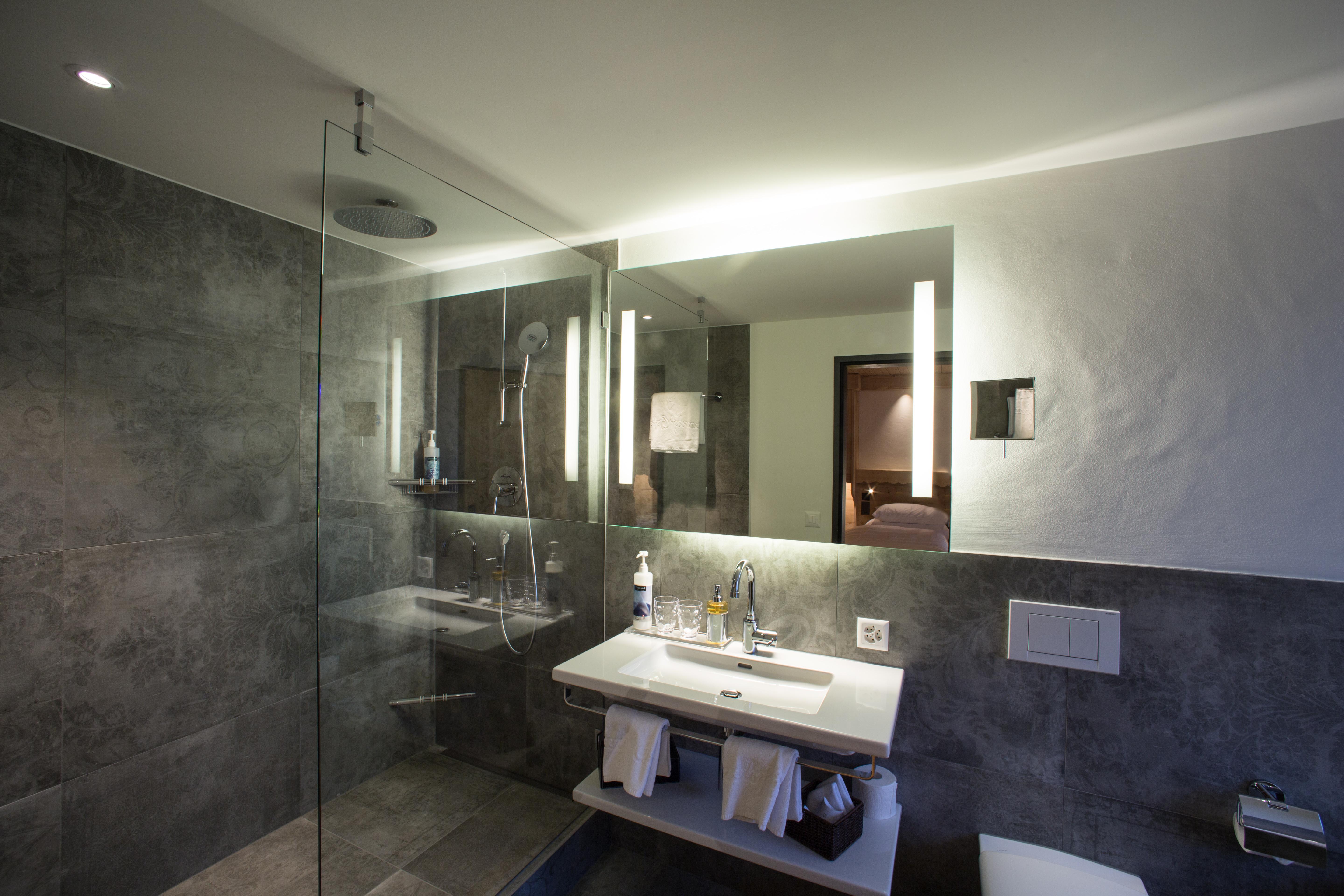 Bernerhof Swiss Quality Hotel Gstaad Luaran gambar