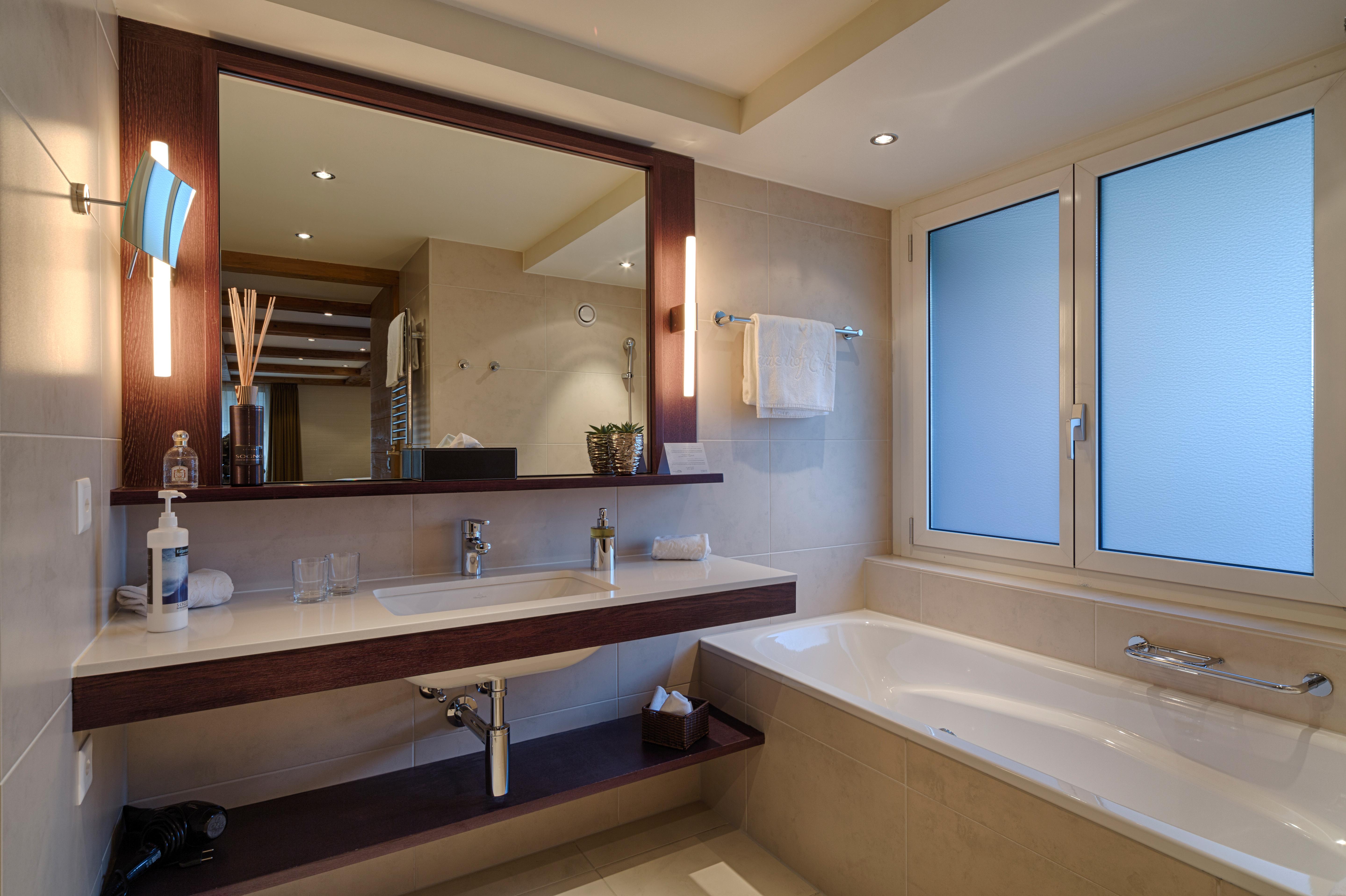 Bernerhof Swiss Quality Hotel Gstaad Luaran gambar